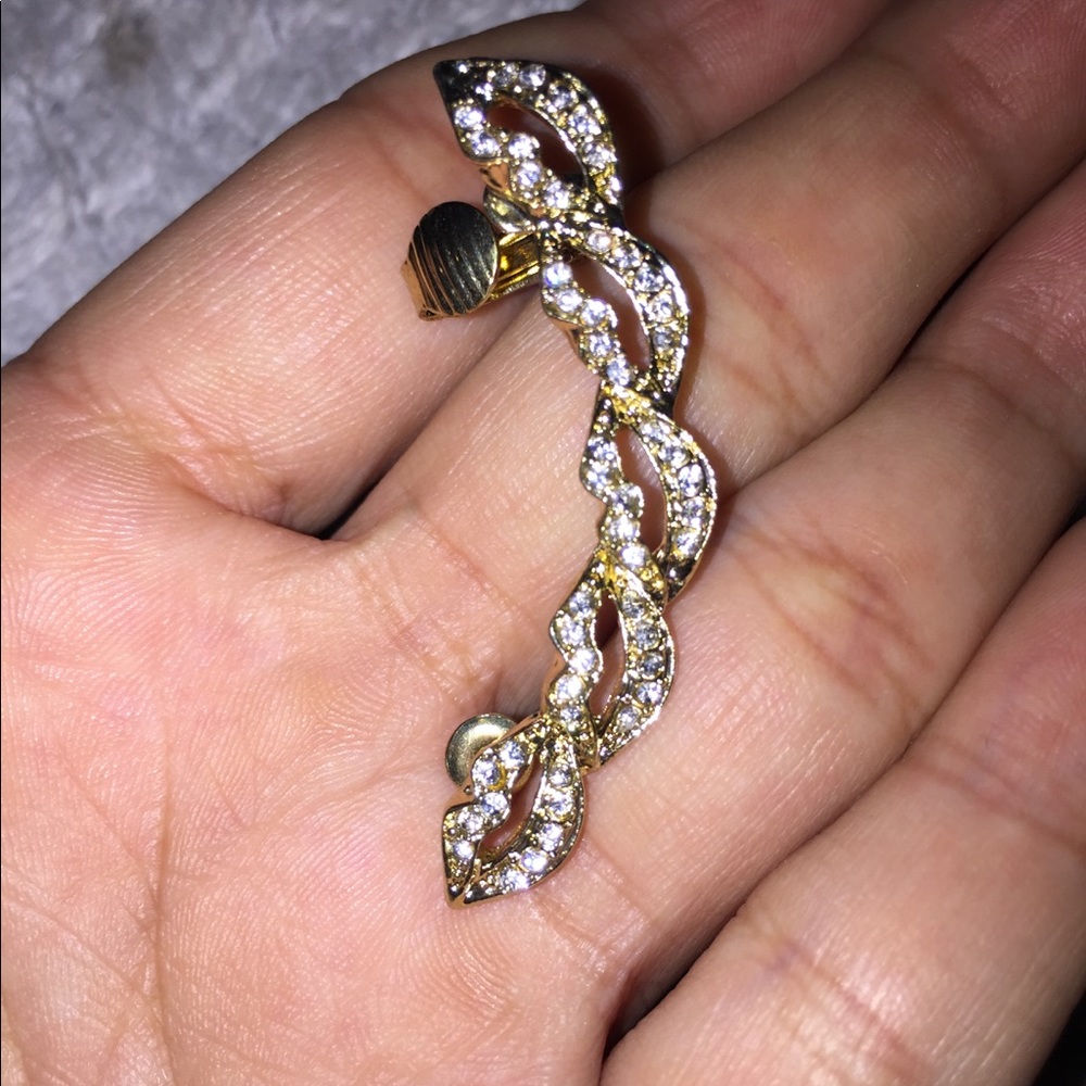 Side earring